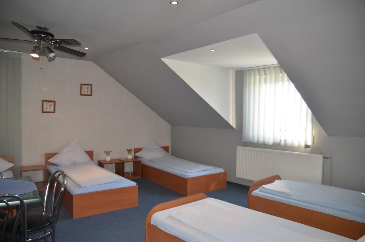 Motel Eden Zamosc  Bagian luar foto